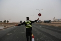 العقبة .. ضبط سائق من ذوي الاحتياجات الخاصة يقود (تريلا)