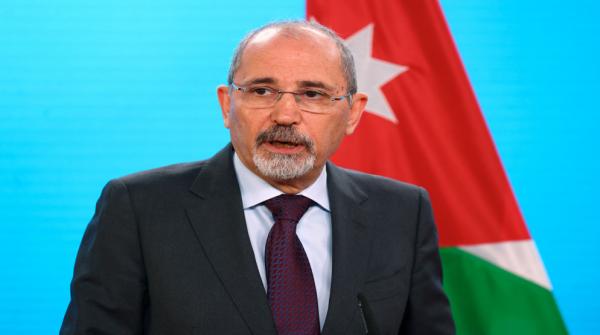 الصفدي يغادر إلى بروكسل