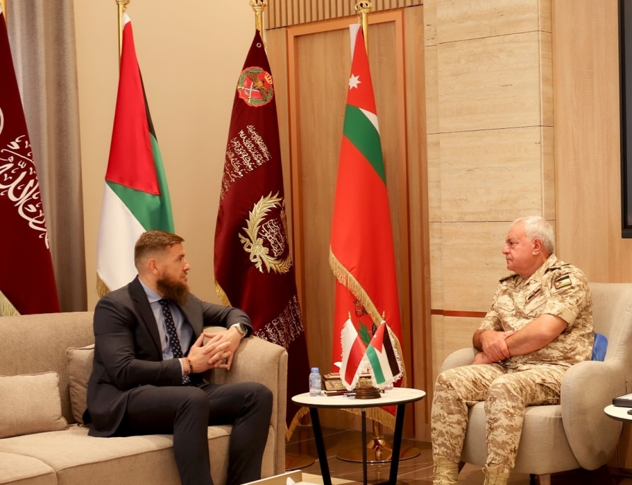 رهيئة الأركان المشتركة يستقبل السفير البولندي
