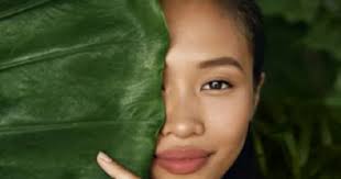 3 وصفات طبيعية لتوحيد لون البشرة والتخلص من البقع الداكنة