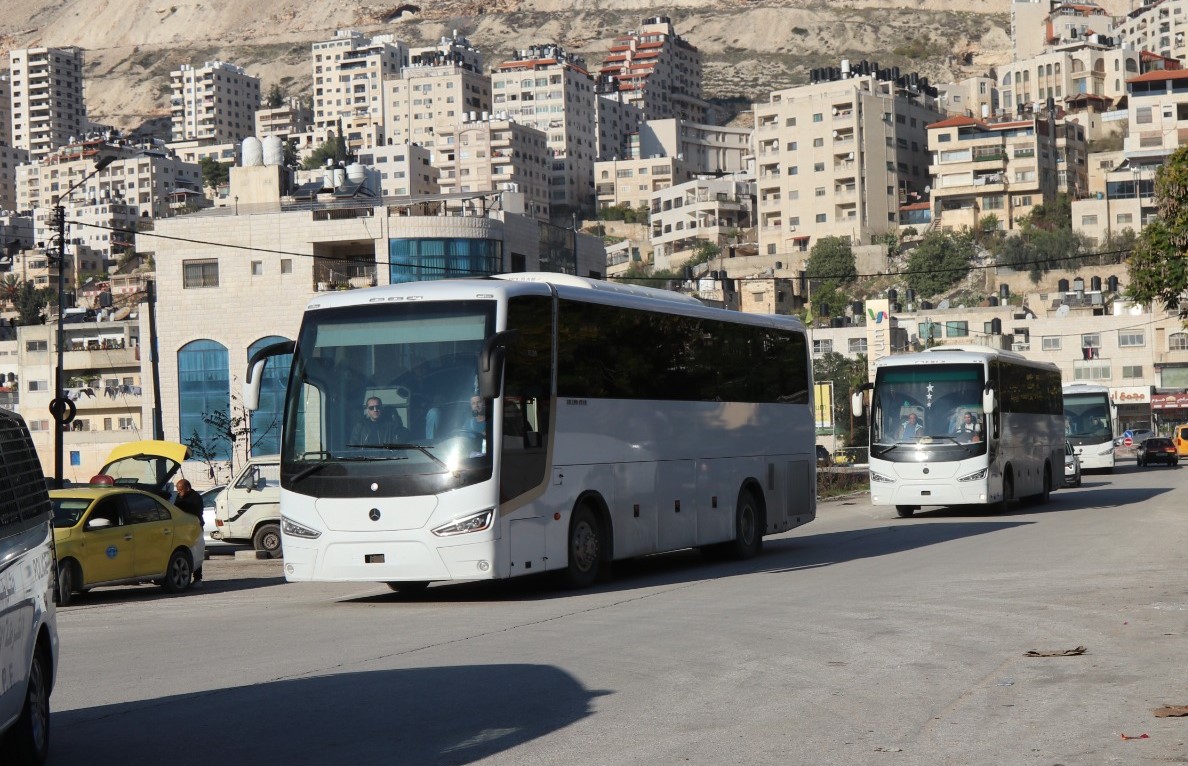 وصول طواقم المستشفى الميداني الأردني نابلس 9