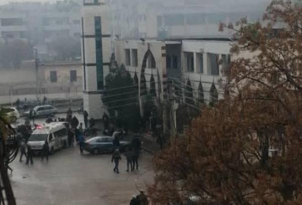 سوريا: 5 شهداء و21 مصابًا بانفجار داخل مسجد في حمص