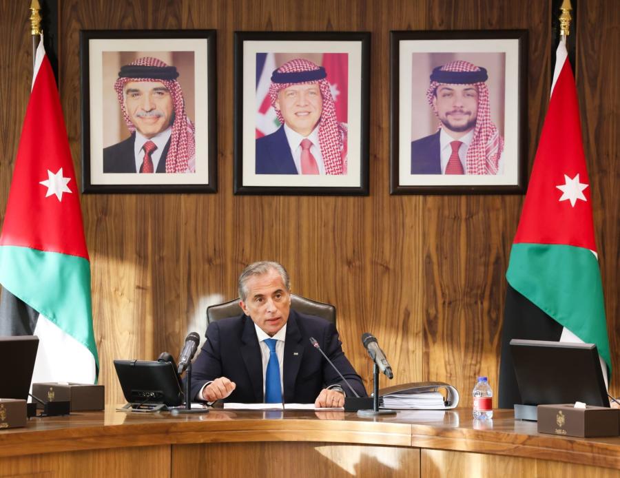 رئيس الوزراء يوجّه لوضع جميع الإمكانيات لمعالجة أضرار الأحوال الجوية