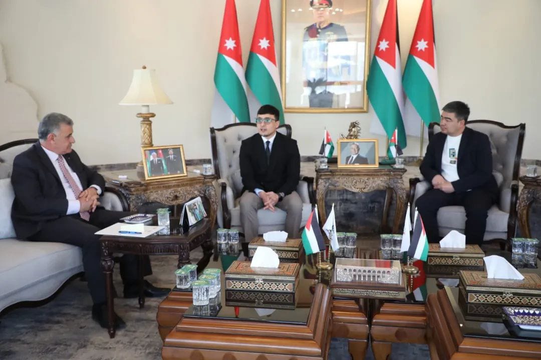 الأحمد يستقبل وفداً فنياً من وزارة الثقافة في جمهورية أوزبكستان