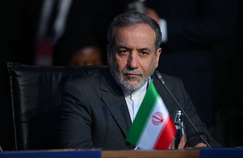 اتصال هاتفي بين وزيري خارجية إيران وفرنسا