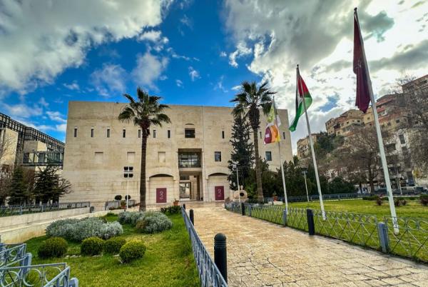 تثبيت 171 موظفًا في مناصب إدارية بأمانة عمّان