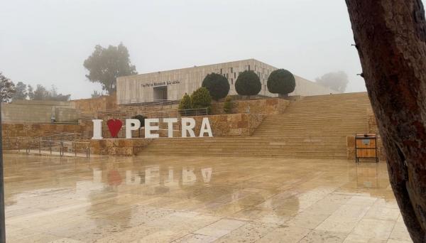 الأمطار تنعش البترا .. وكميات الهطول تتجاوز 50 ملم